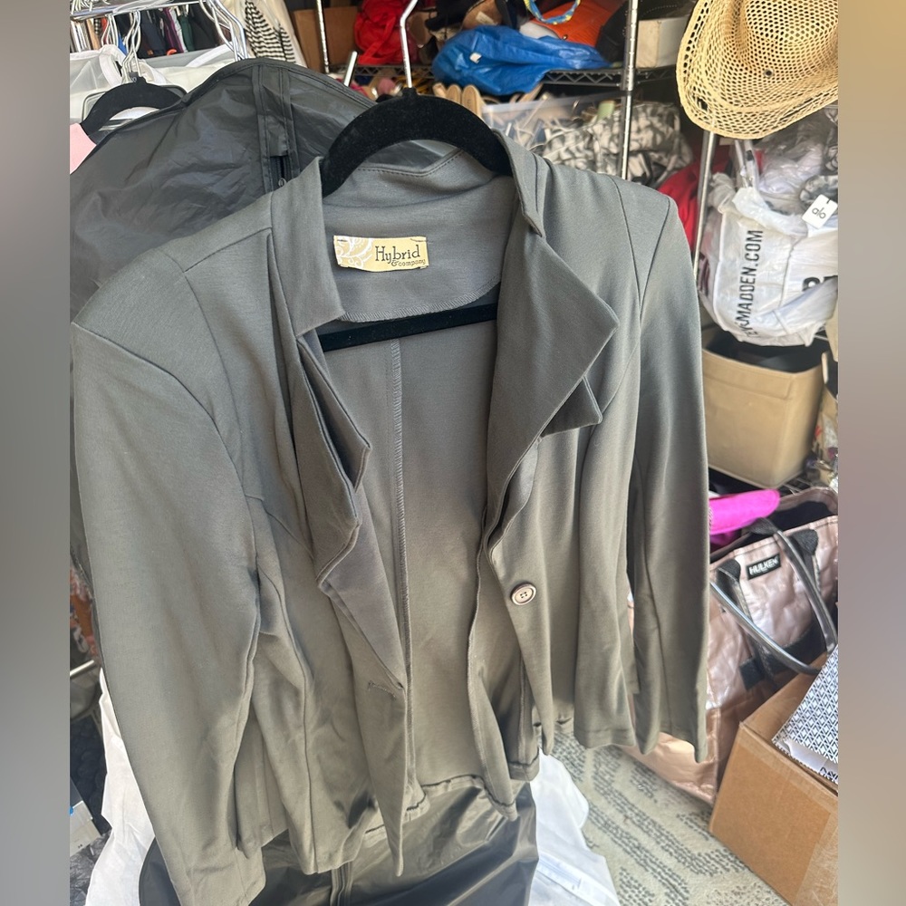 Gray jacket - Picture 3 of 4